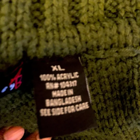 Turtleneck with Dolman Sleeves - Picture 5 of 5